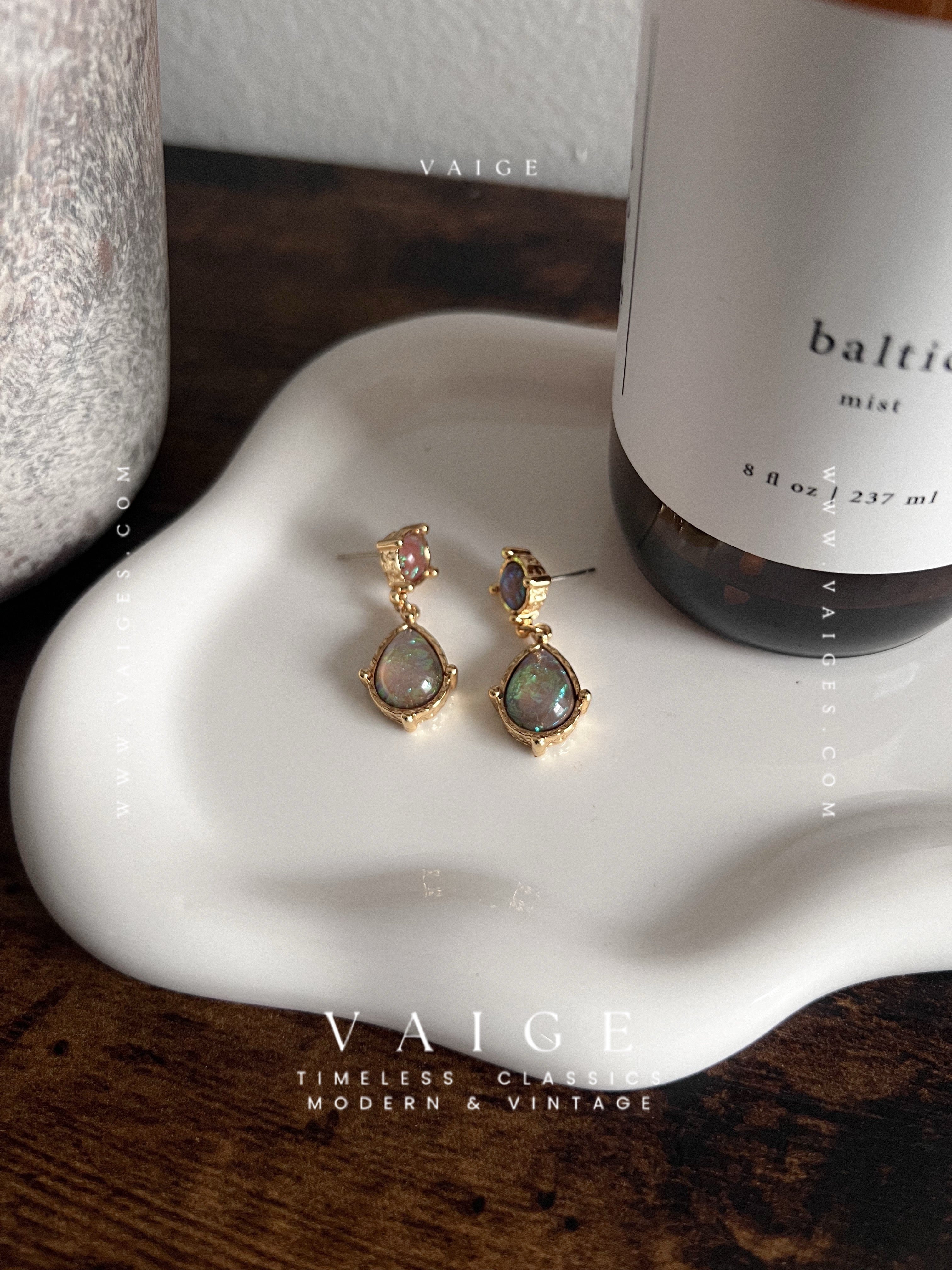 VAIGE Green Iridescent Teardrop Dangle Earrings